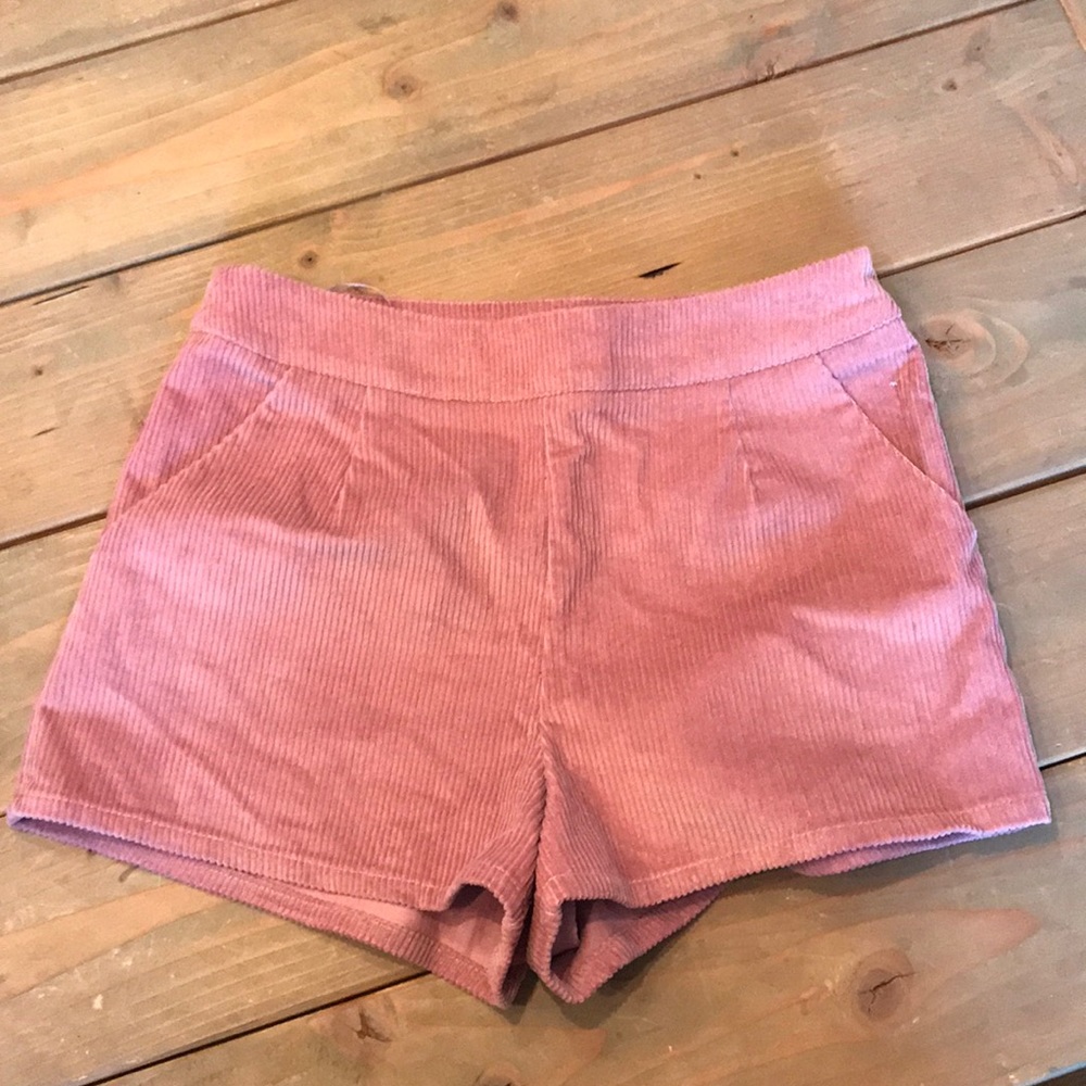 High waisted mauve corduroy shorts